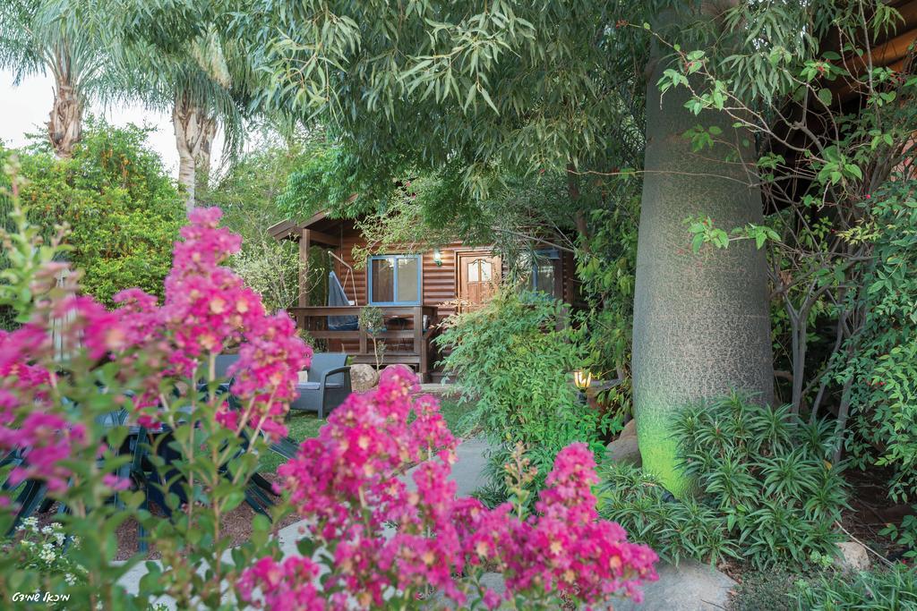 Musical Garden Cabins Ramot Bagian luar foto